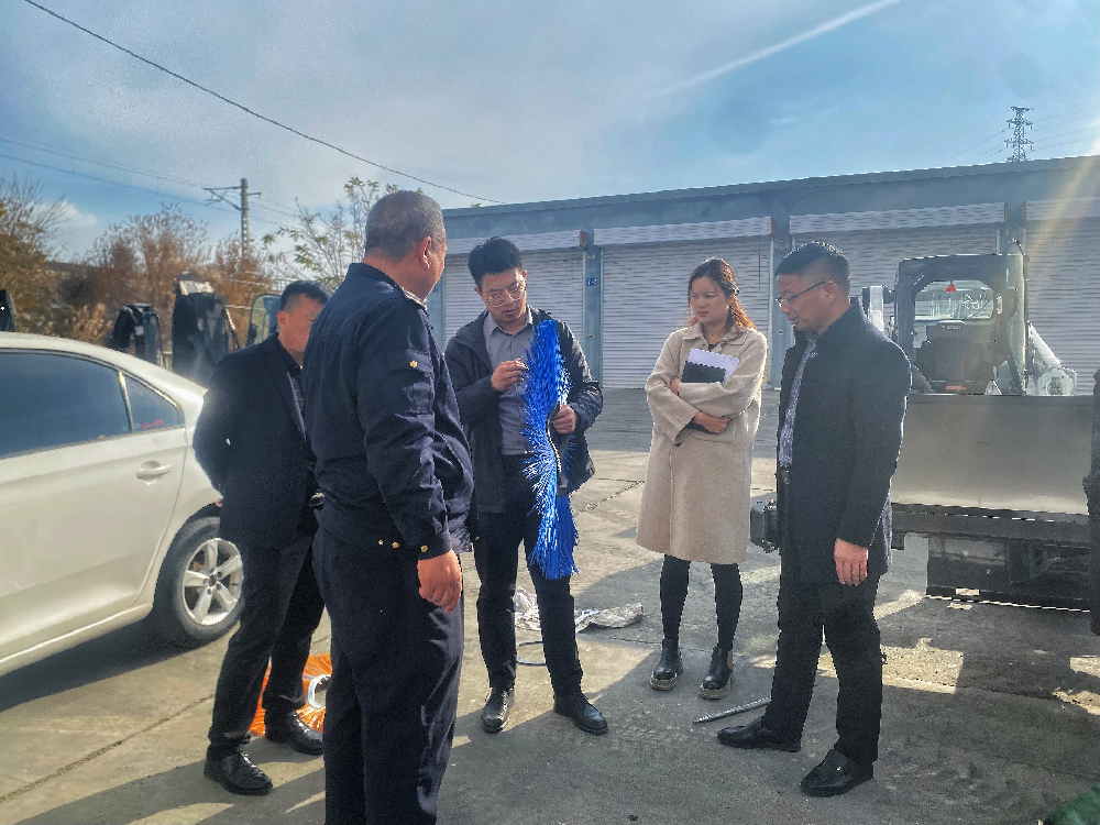 錦安公司順利完成新進(jìn)環(huán)衛(wèi)專(zhuān)用車(chē)輛 驗(yàn)收工作